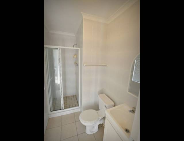 3 bed property to rent in UITZICHT